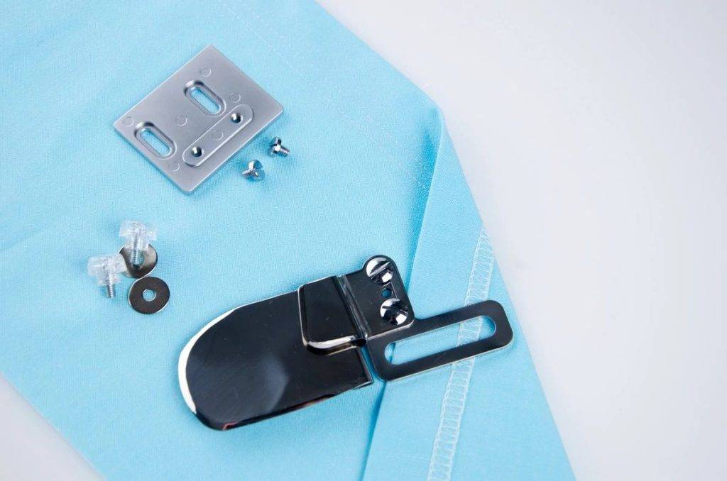 Nastavek za pokrivno robljenje Pfaff 1