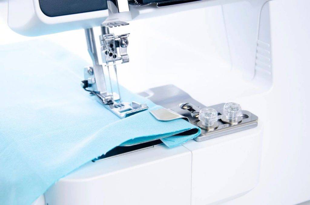 Nastavek za pokrivno robljenje Pfaff 4